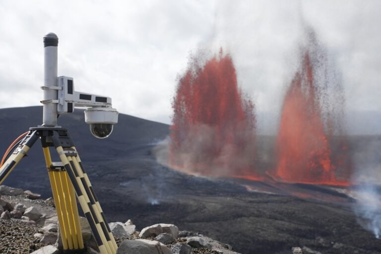 Kīlauea: a fonte de lava de 540 metros e a câmera que o vulcão engoliu