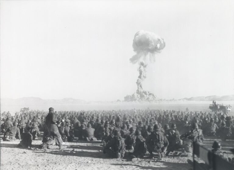 Os testes nucleares filmados: o que as câmeras mediam